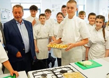 The Right Honorable Lord David Blunkett visits David Nieper Academy